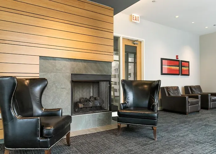 Loop W Pool Gym Lounge Nr Riverwalk Chi-633 *