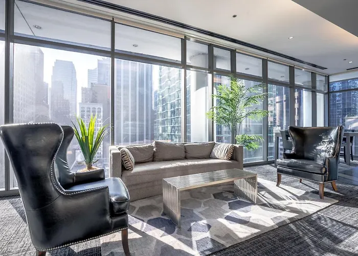 Loop W Pool Gym Lounge Nr Riverwalk Chi-633 *